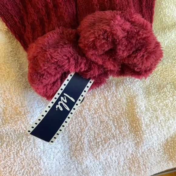 NWT Wine coloured gloves S - Picture 3 of 6